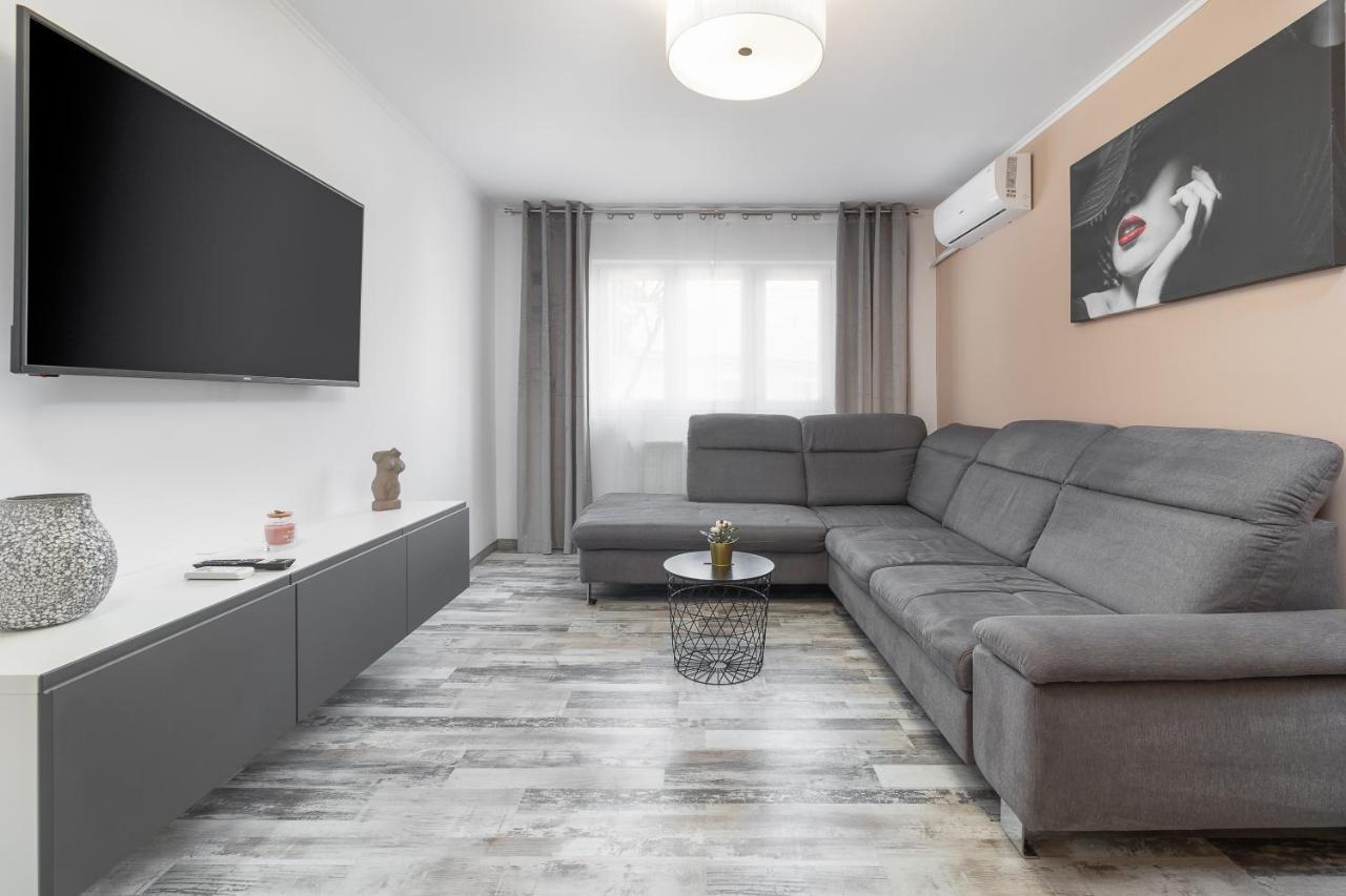 Decebal Flat Apartment Oradea Exterior photo